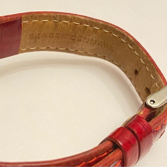 Skagen Womens Chronograph Watch 558SSLP4 Leather Band Rhinestone Trim. - Picture 7 of 10